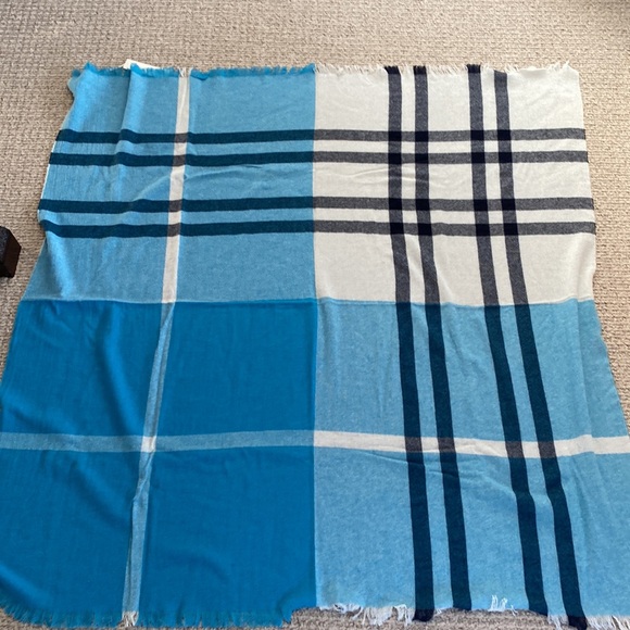 Talbots Italian Scarf / Shawl - Picture 4 of 5